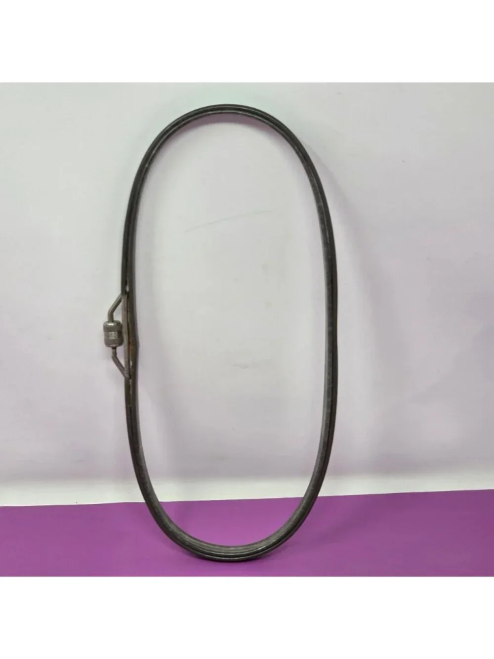 Vintage Adjustable Metal Oval Embroidery Hoop With Screw Lock Mechanism